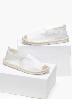 Εξοδος ⭐ Εκπτωση 💯 The Fashion Project Denim εσπαντρίγιες με ξέφτια στο τελείωμα - Λευκό 👍 👏