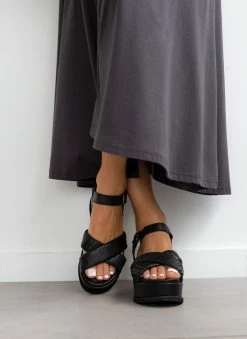 Καλύτερες κριτικές για 👍 Καλύτερες κριτικές για 😍 CARMELA Δερμάτινα πέδιλα πλατφόρμες 68551 - Μαύρο 👍 😉