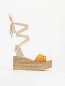 Καλύτερη πώληση ⭐ Flash Sale ✔️ The Fashion Project Lace Up πλατφόρμες με χιαστί φάσες - Μουσταρδί 🌟 😍