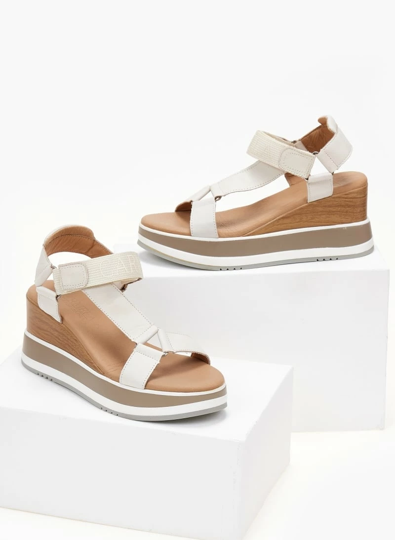 Καλύτερες κριτικές για 🥰 Η καλύτερη συμφωνία 🎉 Πλατφόρμες δερμάτινες με Velcro λουράκι CARMELA 68448 - Ζαχαρί 🎁 🤩 - Image 4