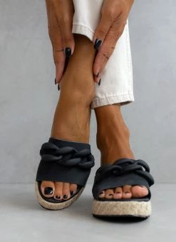 Πολύ καλή προσφορά ⌛ Ολοκαίνουργιο ❤️ The Fashion Project Πλατφόρμες Nubuck Estil με κοκάλινη αλυσίδα - Μαύρο 💯 👏