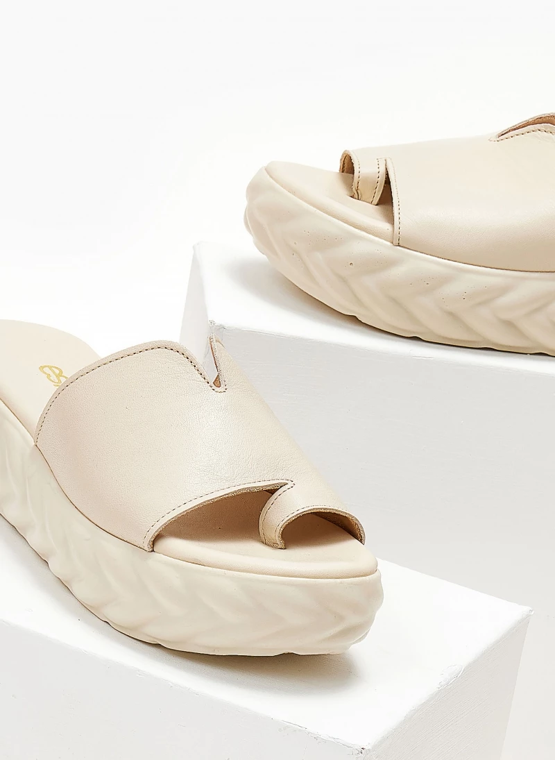 Νέος 🤩 Best Pirce 👍 Slides δερμάτινα Estil με άνοιγμα στη φάσα - Ζαχαρί 👍 🎉 - Image 4