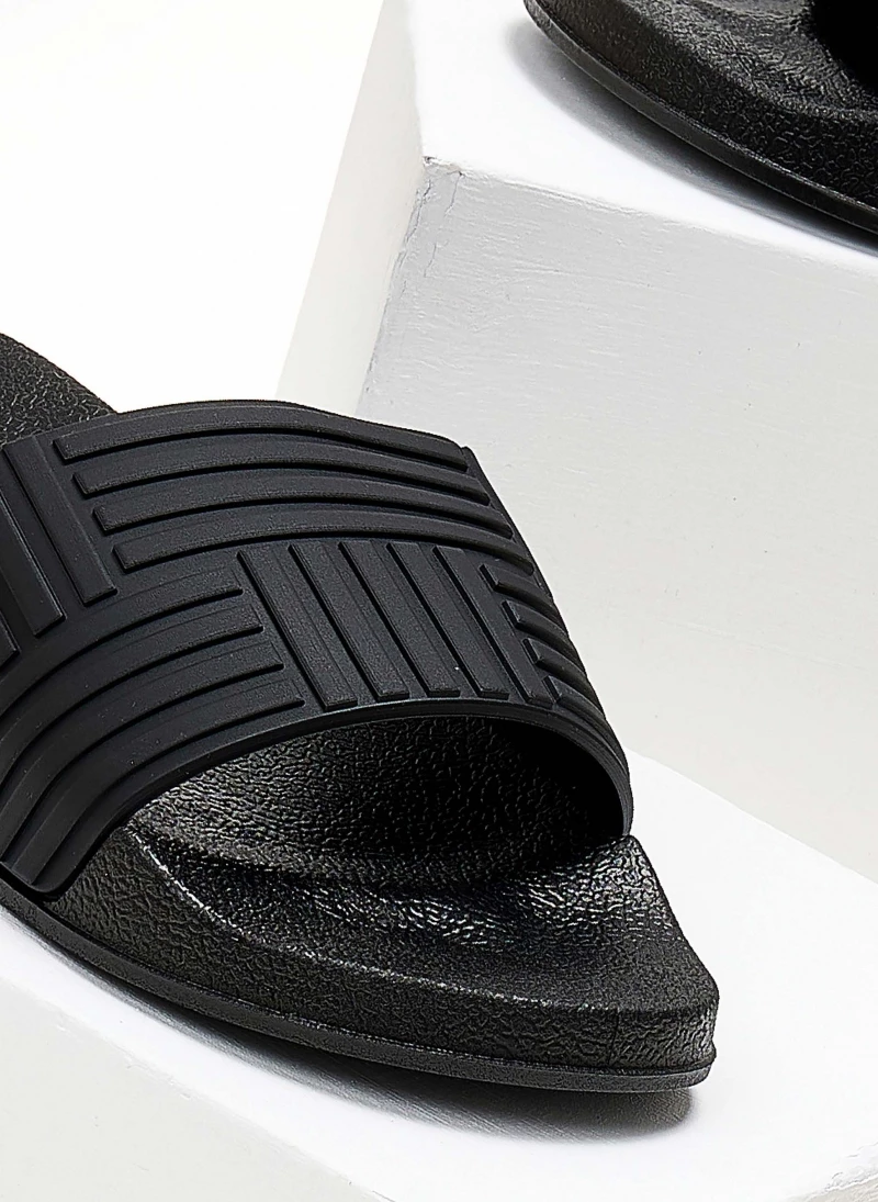 Αγορά 🌟 Φτηνός 😍 The Fashion Project Slides με ανάγλυφο Pattern - Μαύρο 😀 🥰 - Image 4